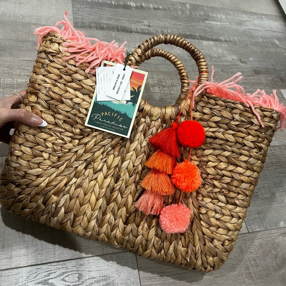 NEW! Beach bag with pompoms!